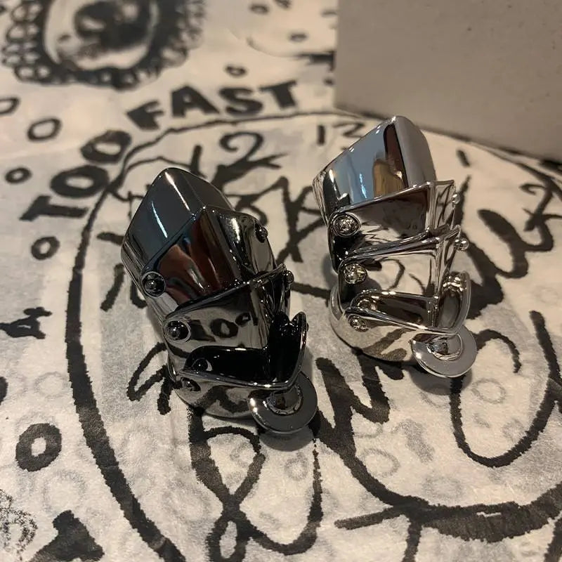 Embrace the Edge: Gothic Hinged Full-Finger Gothic Armor Ring Yamireth